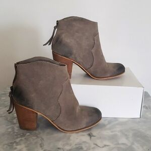 BP Leather Stacked Heel Distressed Western Style Bootie, Size 5.5